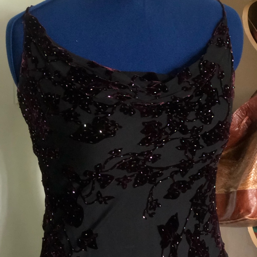 Vintage 90s fitted evening dress with maroon velvet detailing